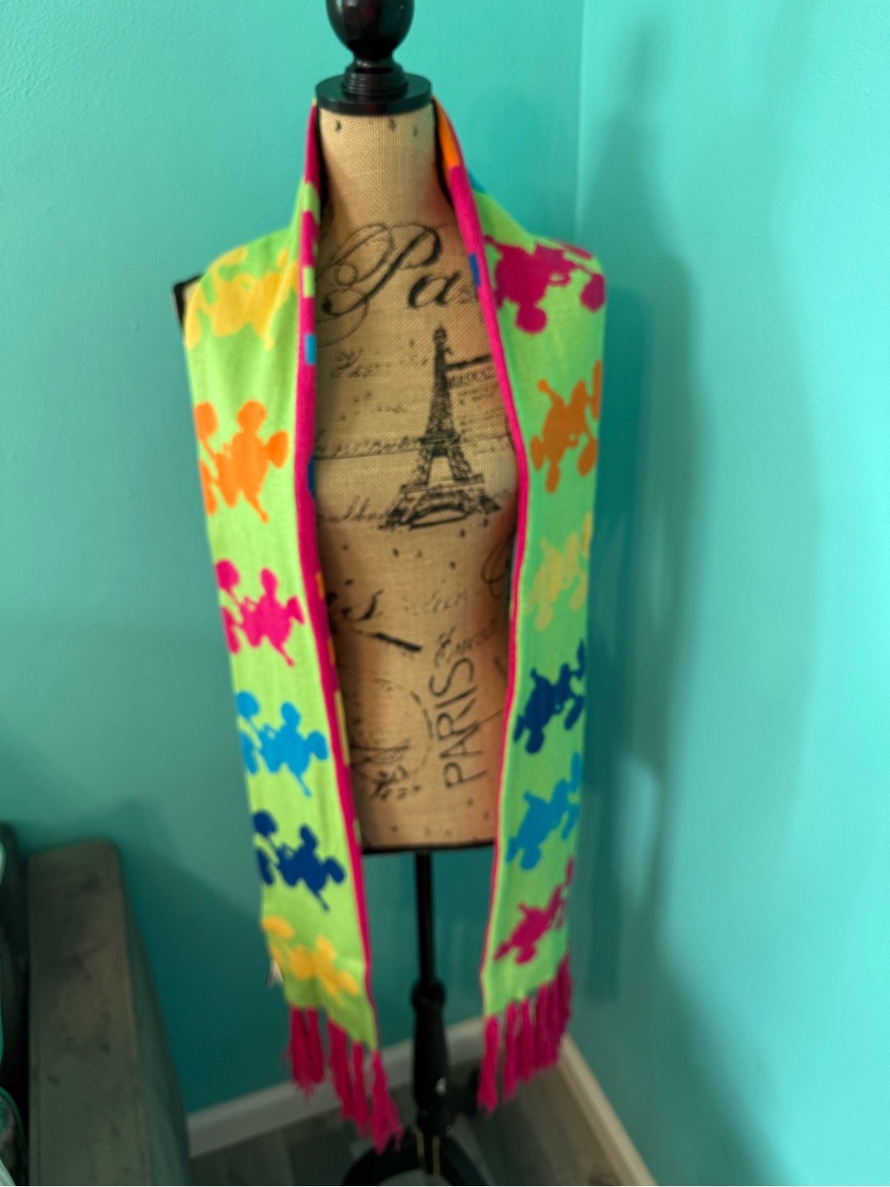 EUC Disney Women’s Neon I Love Mickey Knit Neck Scarf One Size